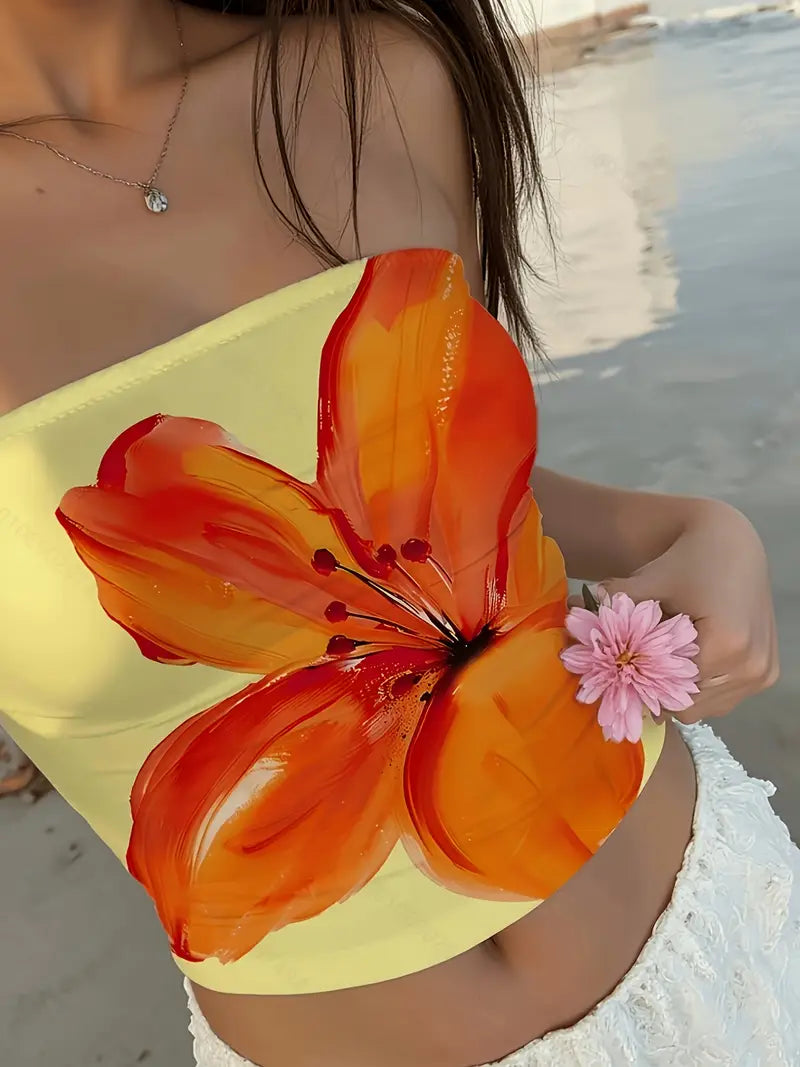 Short Top With a Delicate Lily Floral Print.